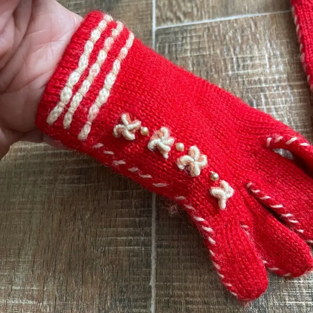 Vintage Girls Wool Red Knit Gloves Size 2 Made in Japan
